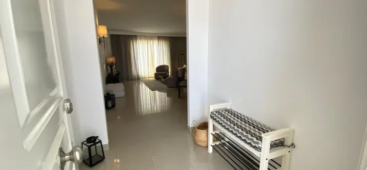 Продажа пентхауса в Estepona 1
