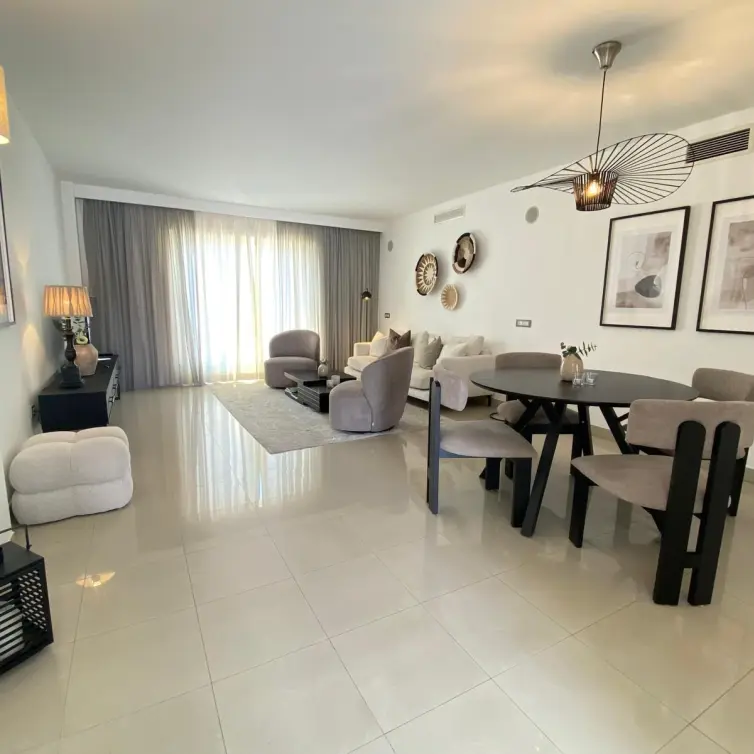 Sale of penthouse in Estepona