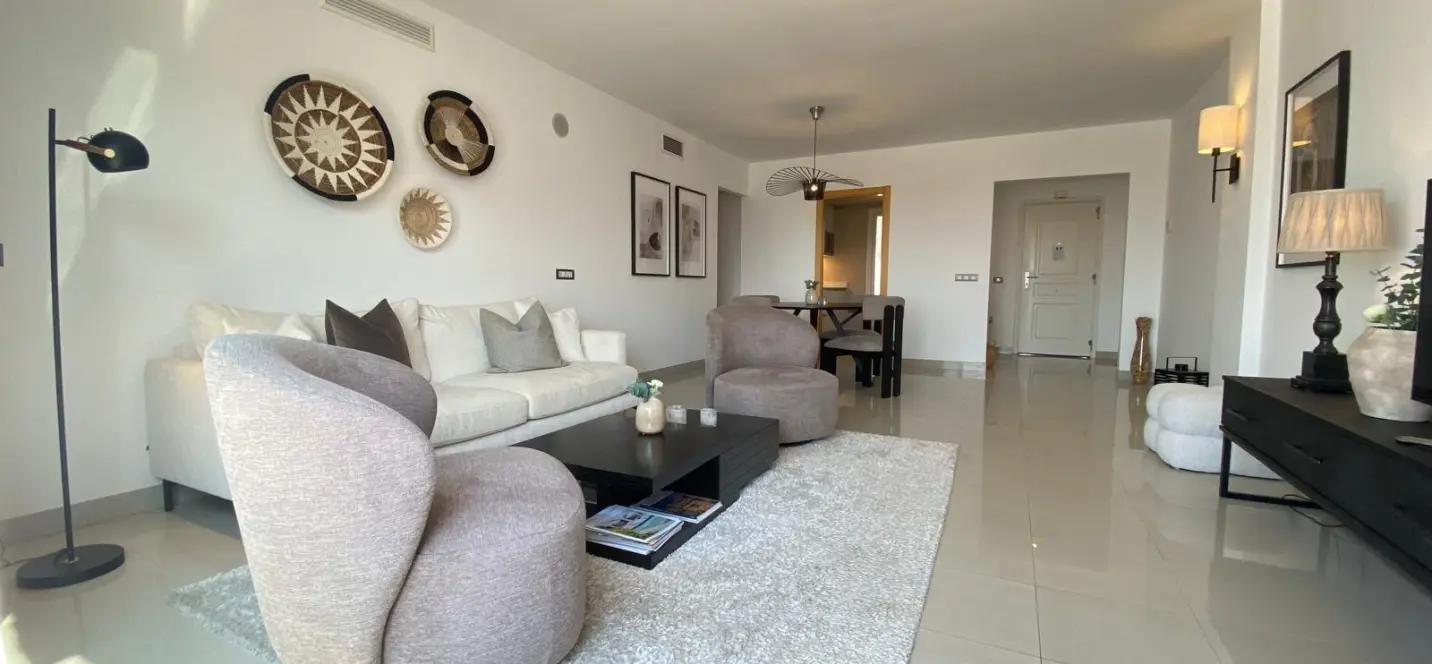 Sale of penthouse in Estepona 4
