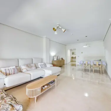 Продажа апартаментов на первом этаже в Casares Playa