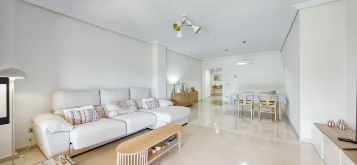 Продажа апартаментов на первом этаже в Casares Playa 4
