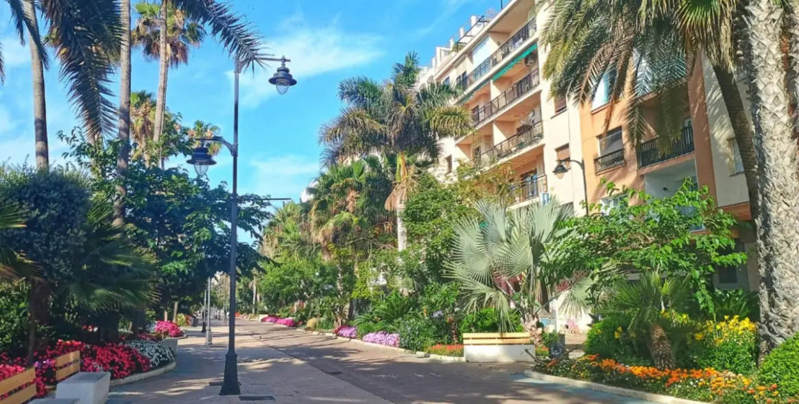 Продажа апартаментов на среднем этаже в Estepona 18