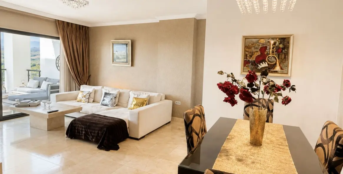 Продажа апартаментов на среднем этаже в Los Flamingos 7