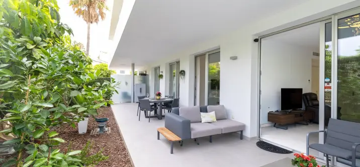 Продажа апартаментов на среднем этаже в Estepona 1