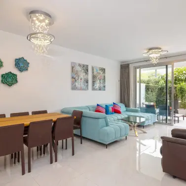 Продажа апартаментов на среднем этаже в Estepona
