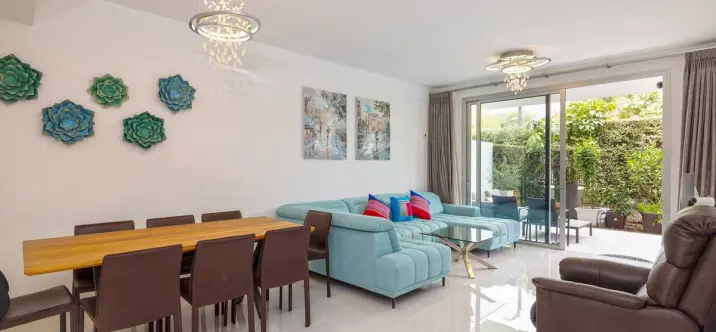 Продажа апартаментов на среднем этаже в Estepona 4