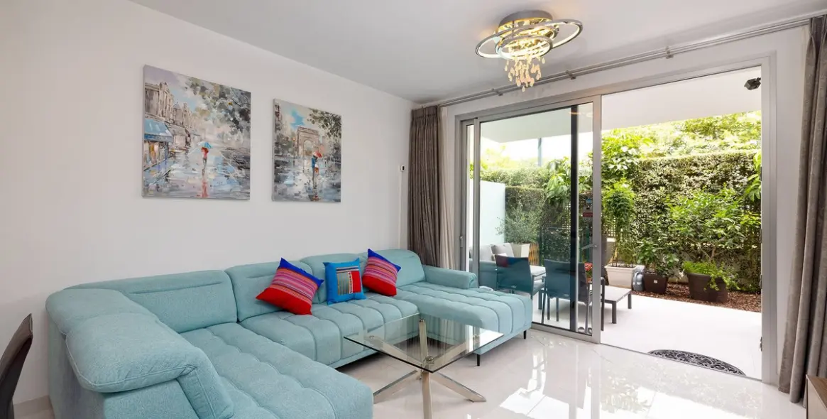 Продажа апартаментов на среднем этаже в Estepona 6