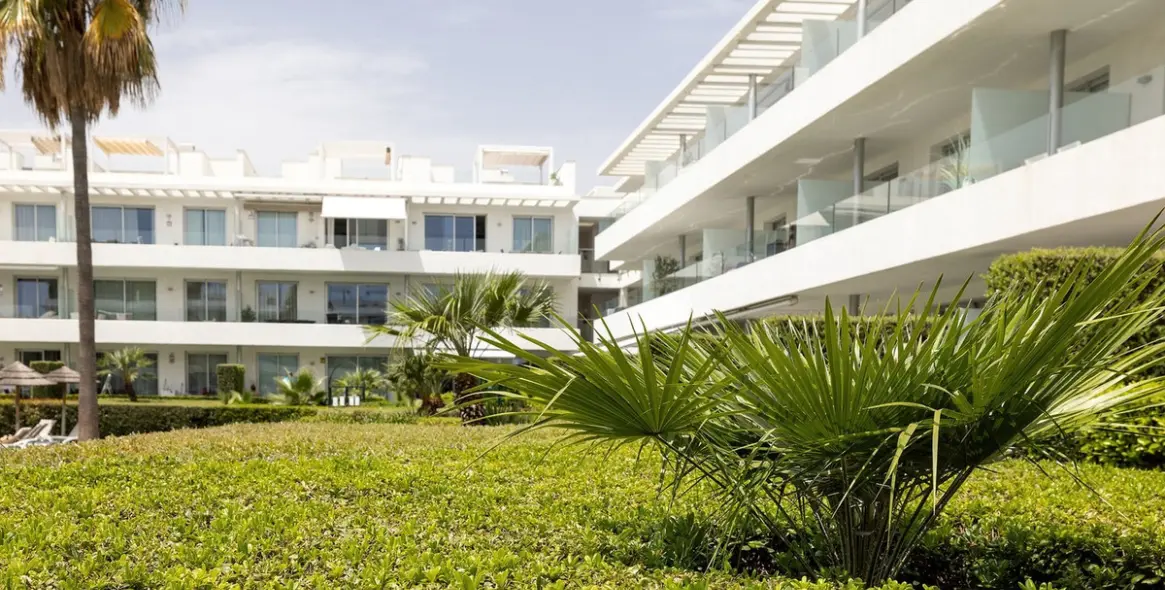 Продажа апартаментов на среднем этаже в Estepona 35