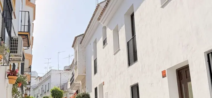 Продажа  жилого участка в Estepona 4