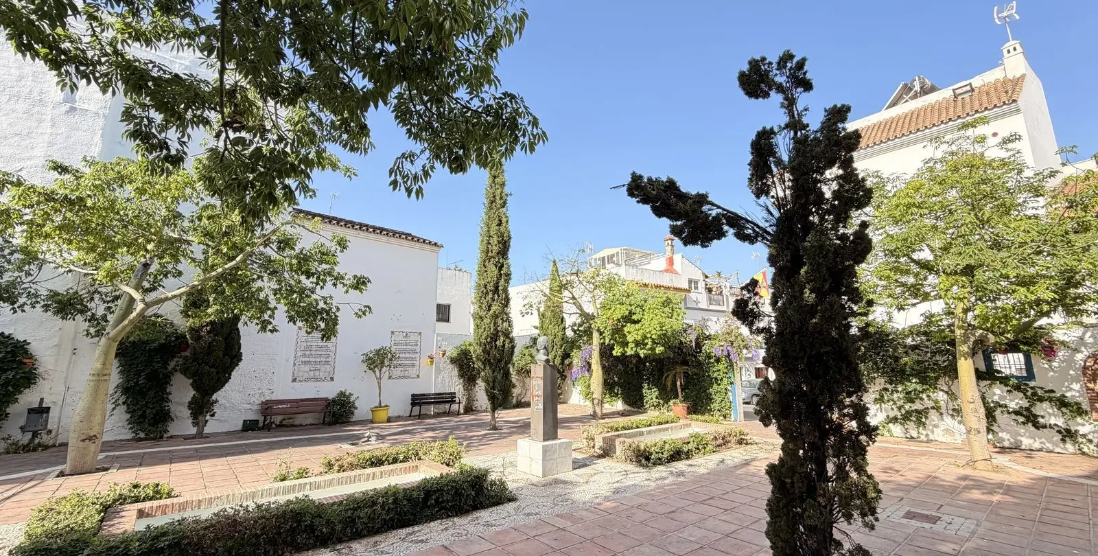 Продажа  жилого участка в Estepona 6