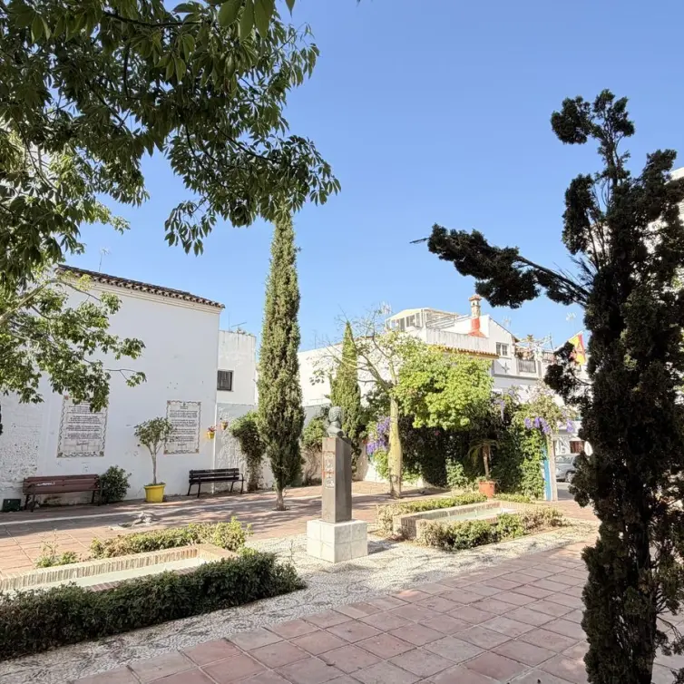 Sale of residential plot in Estepona