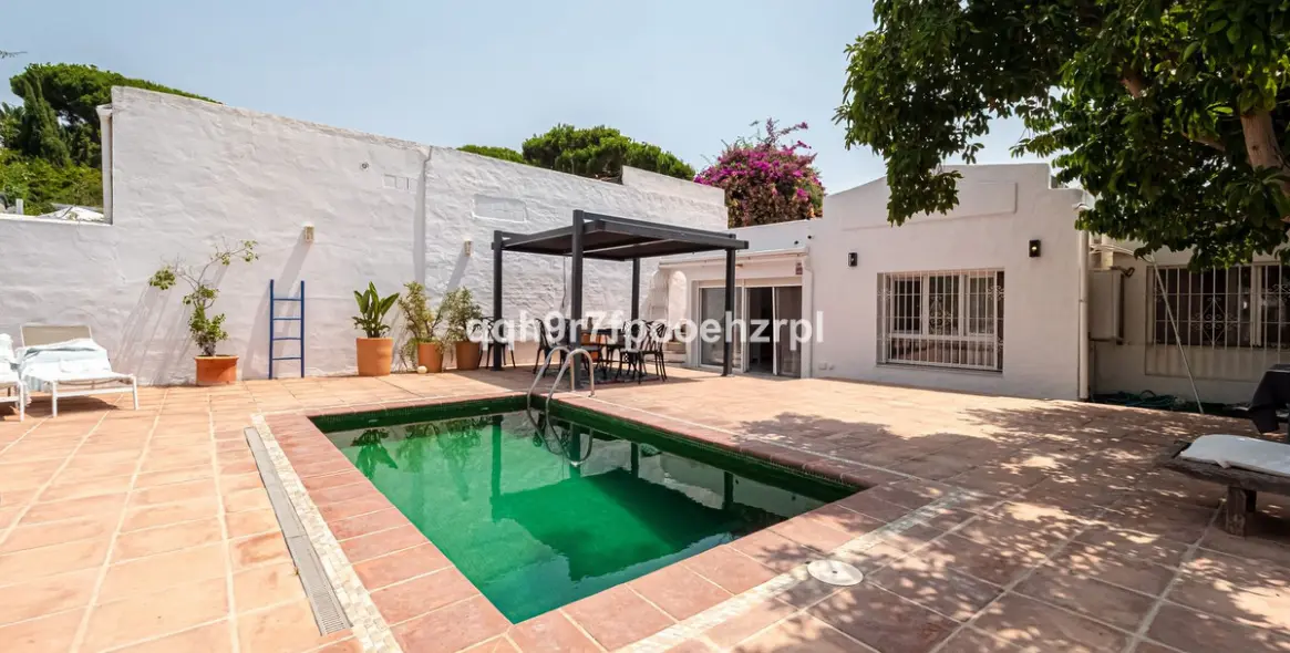 Venta de villa independiente en Reserva de Marbella 1