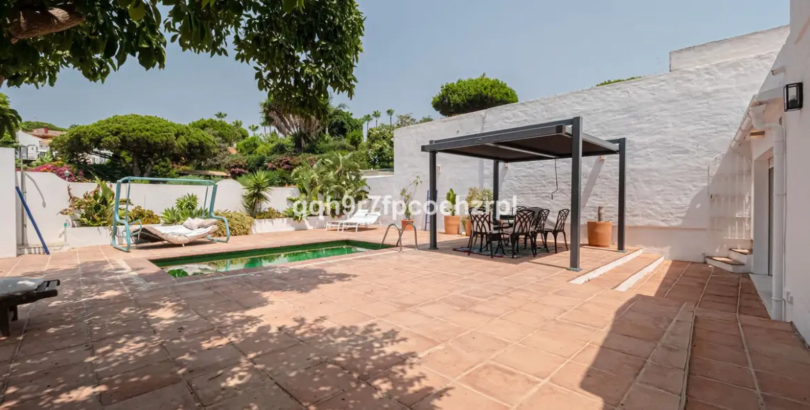 Venta de villa independiente en Reserva de Marbella 22