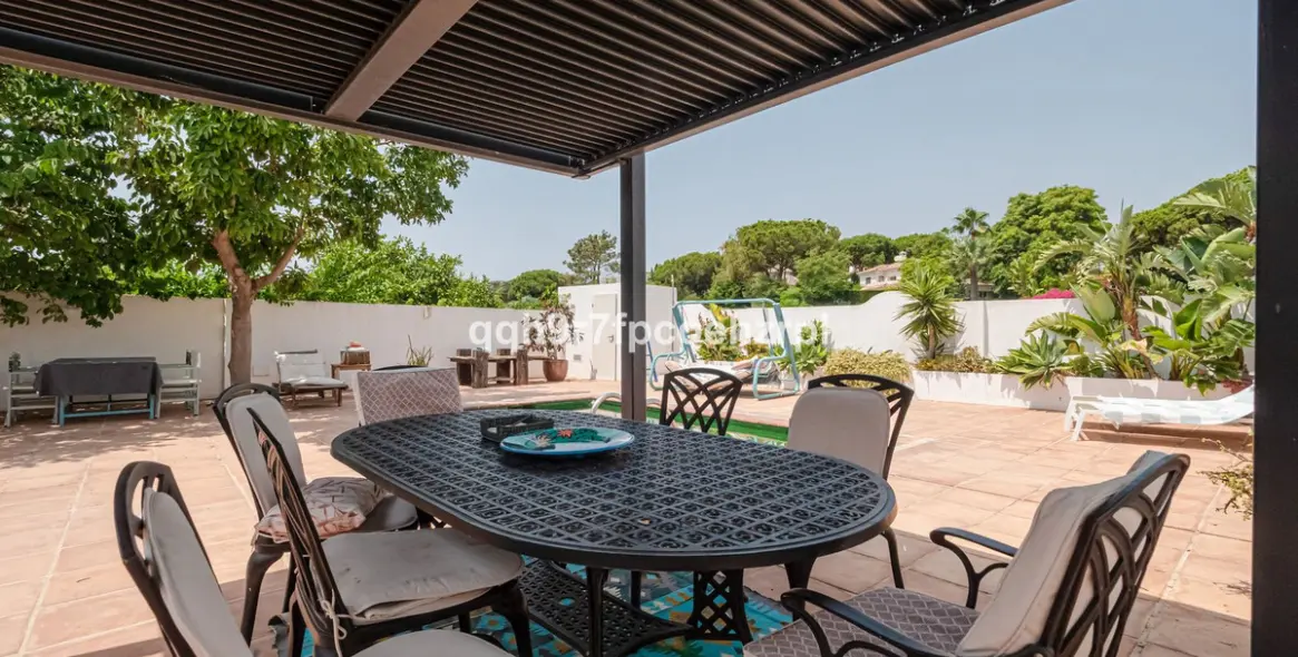 Venta de villa independiente en Reserva de Marbella 25