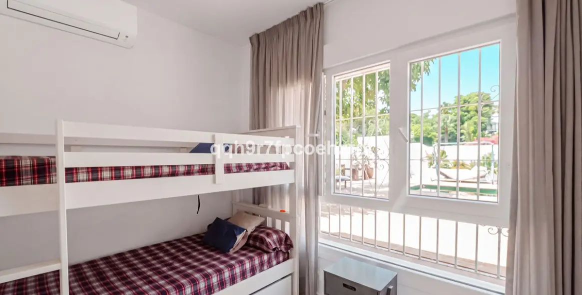 Venta de villa independiente en Reserva de Marbella 42