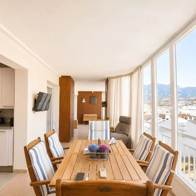 Venta de apartamento en planta media en Los Boliches