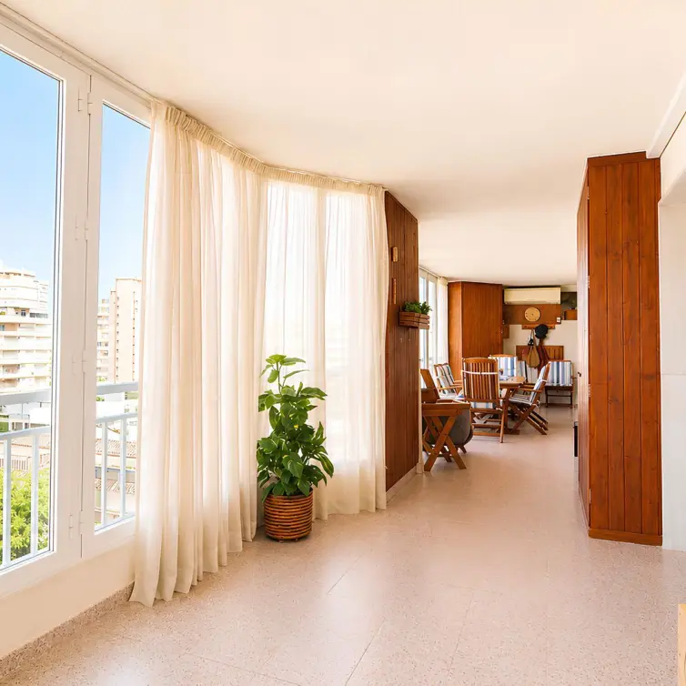 Venta de apartamento en planta media en Los Boliches