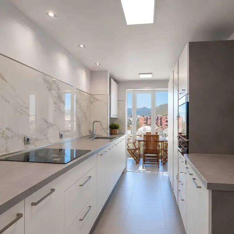 Venta de apartamento en planta media en Los Boliches