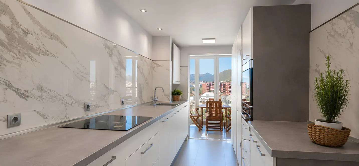 Venta de apartamento en planta media en Los Boliches 2