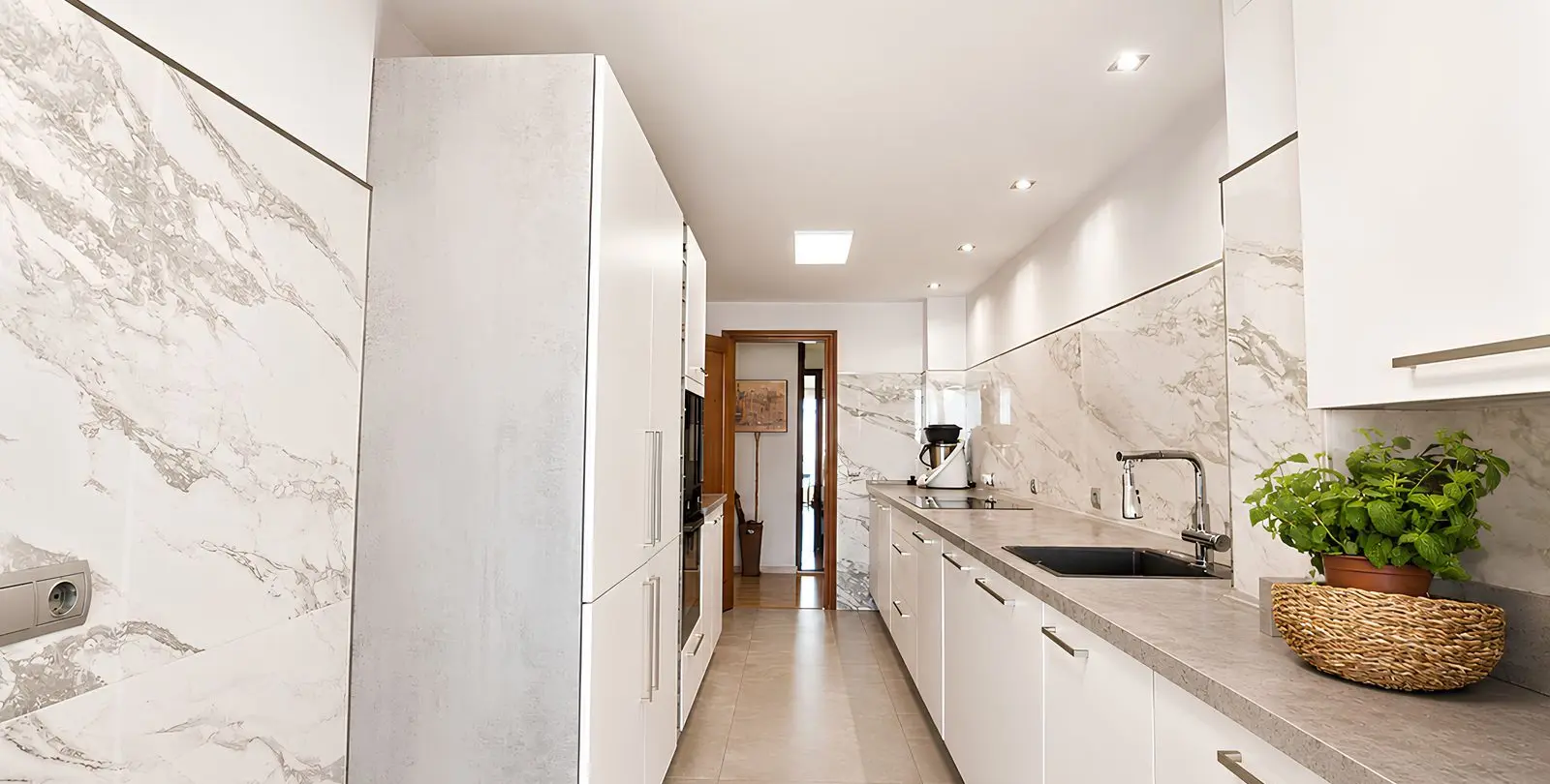 Sale of middle floor apartment in Los Boliches 6