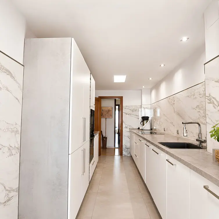 Venta de apartamento en planta media en Los Boliches