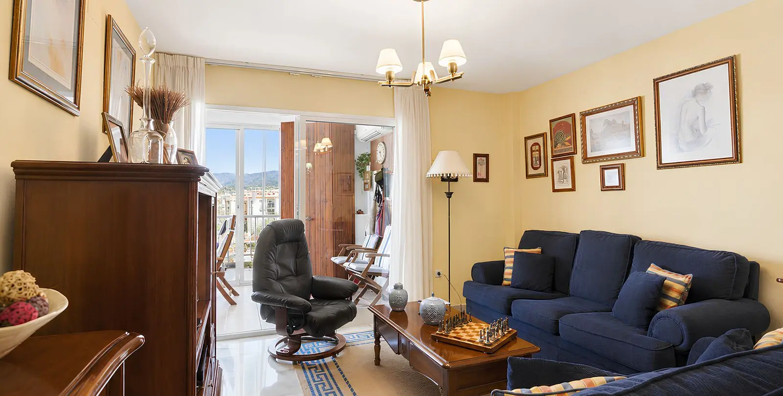 Sale of middle floor apartment in Los Boliches 16