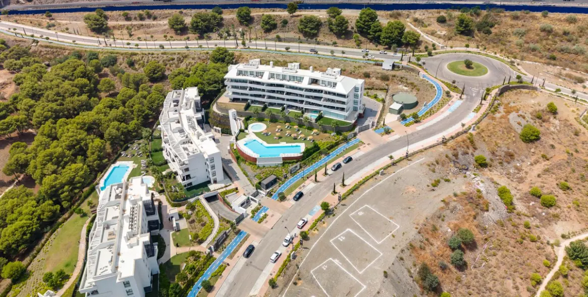 Sale of middle floor apartment in Fuengirola 3