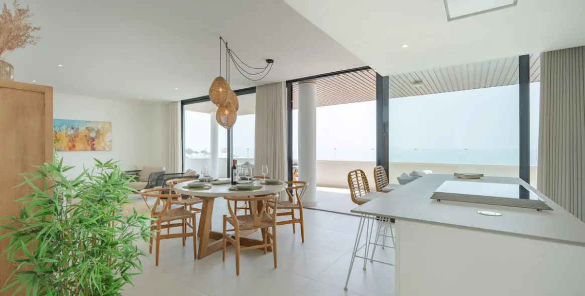 Sale of middle floor apartment in Fuengirola 7
