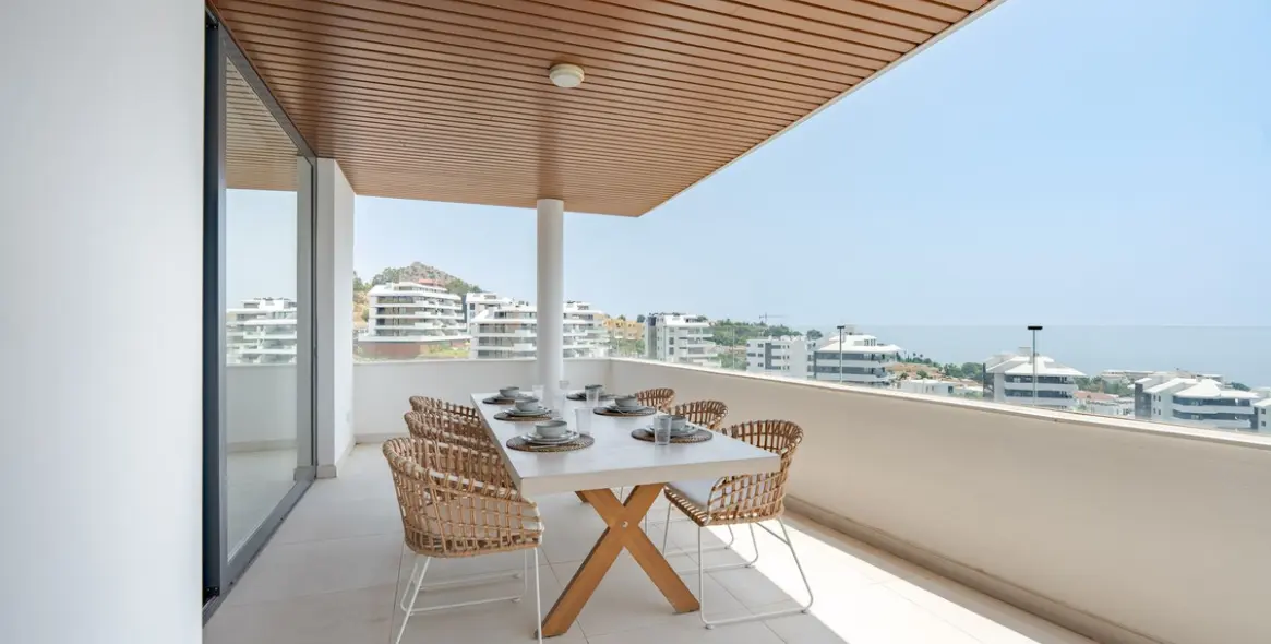 Sale of middle floor apartment in Fuengirola 15