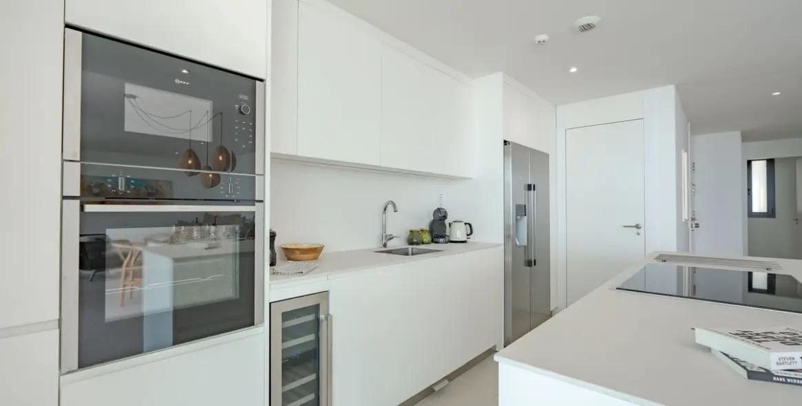 Sale of middle floor apartment in Fuengirola 21