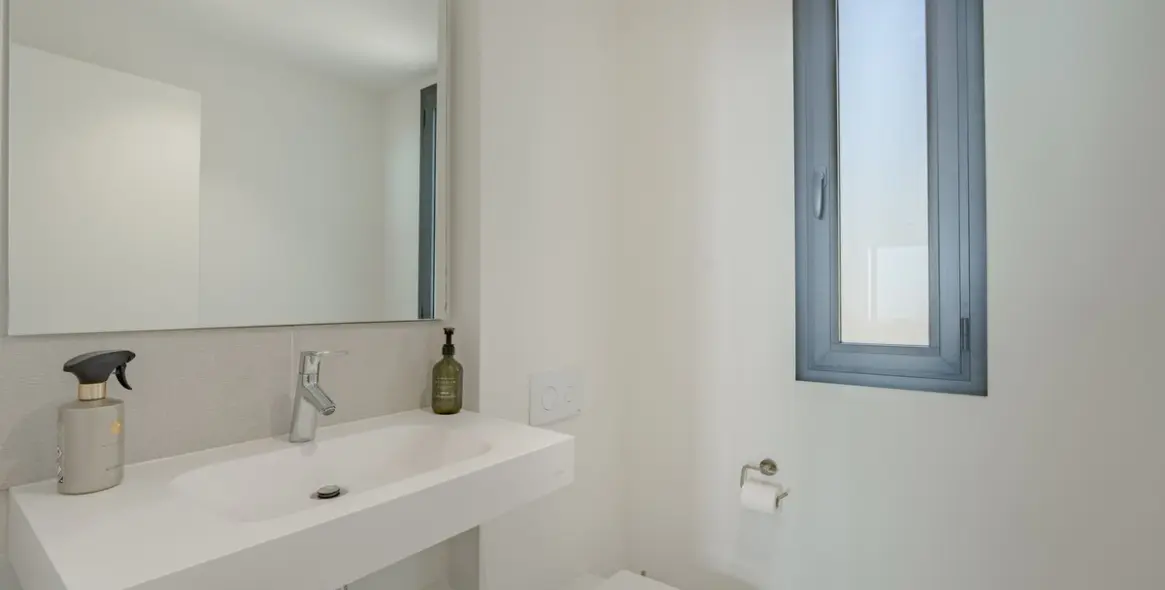 Sale of middle floor apartment in Fuengirola 25
