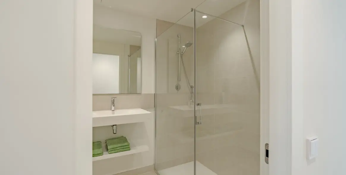 Sale of middle floor apartment in Fuengirola 29