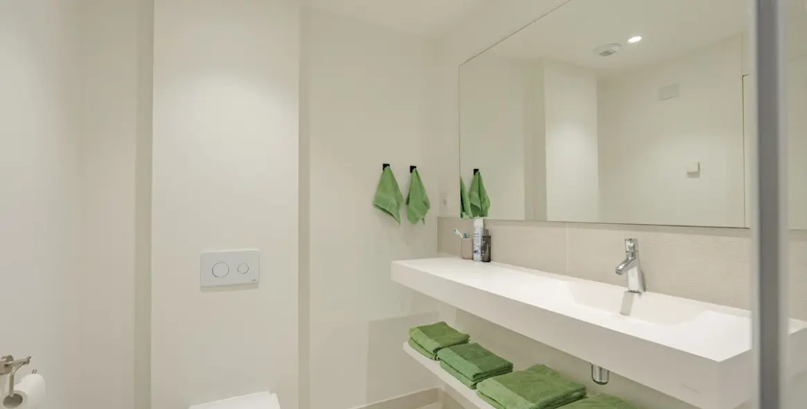 Sale of middle floor apartment in Fuengirola 30