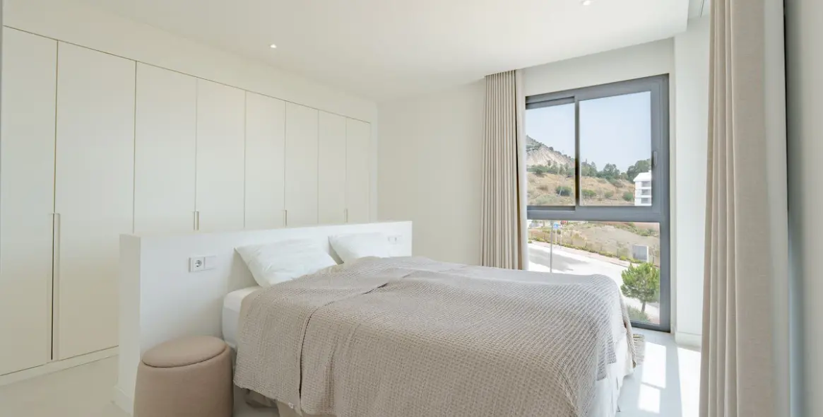 Sale of middle floor apartment in Fuengirola 31