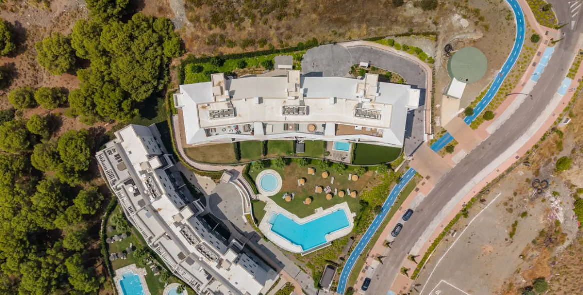 Sale of middle floor apartment in Fuengirola 45