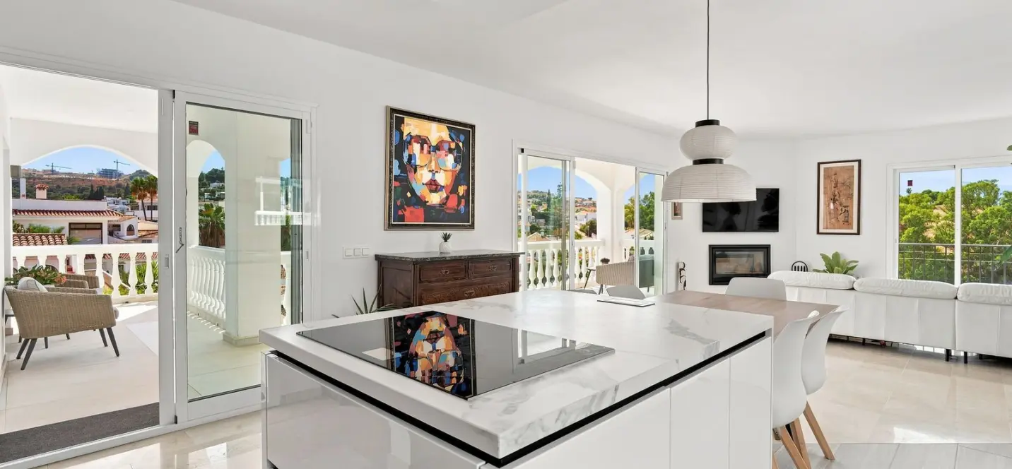 Sale of detached villa in Mijas 1