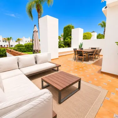 Venta de apartamento en planta baja en Los Monteros