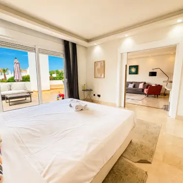 Venta de apartamento en planta baja en Los Monteros