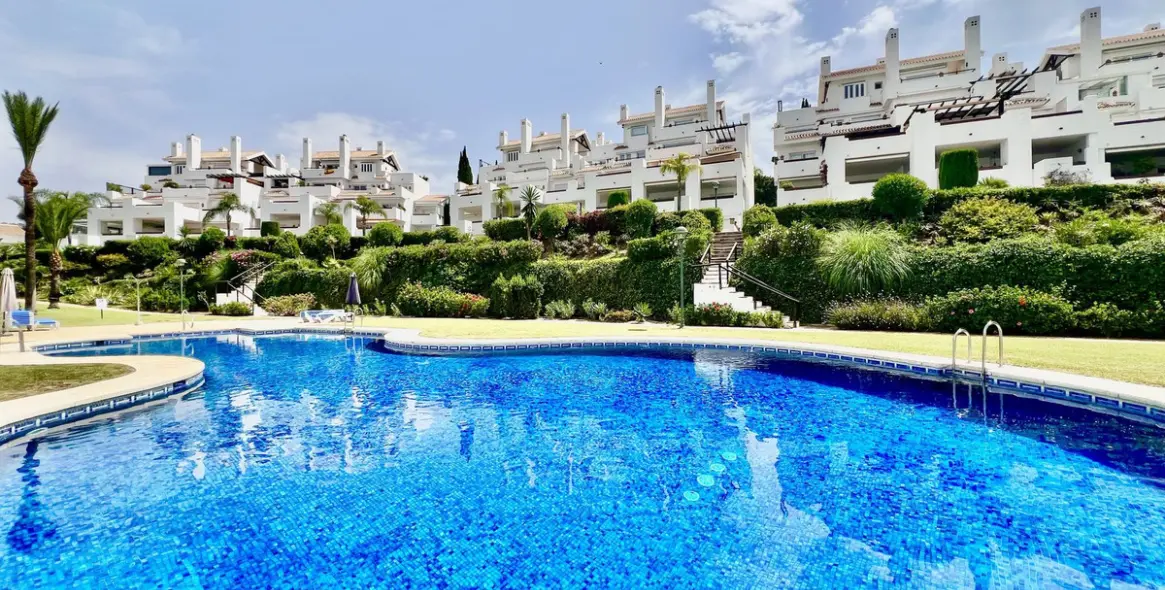 Venta de apartamento en planta baja en Los Monteros 11