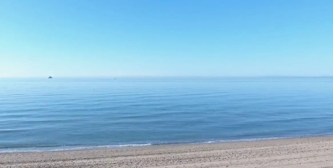 Venta de apartamento en planta baja en Los Monteros 35