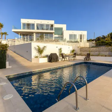 Venta de villa independiente en Estepona