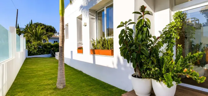 Venta de villa independiente en Estepona 2