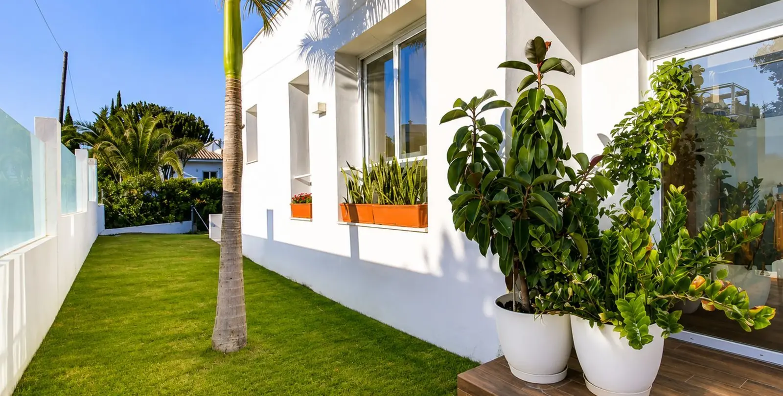 Продажа  отдельно стоящей виллы в Estepona 3