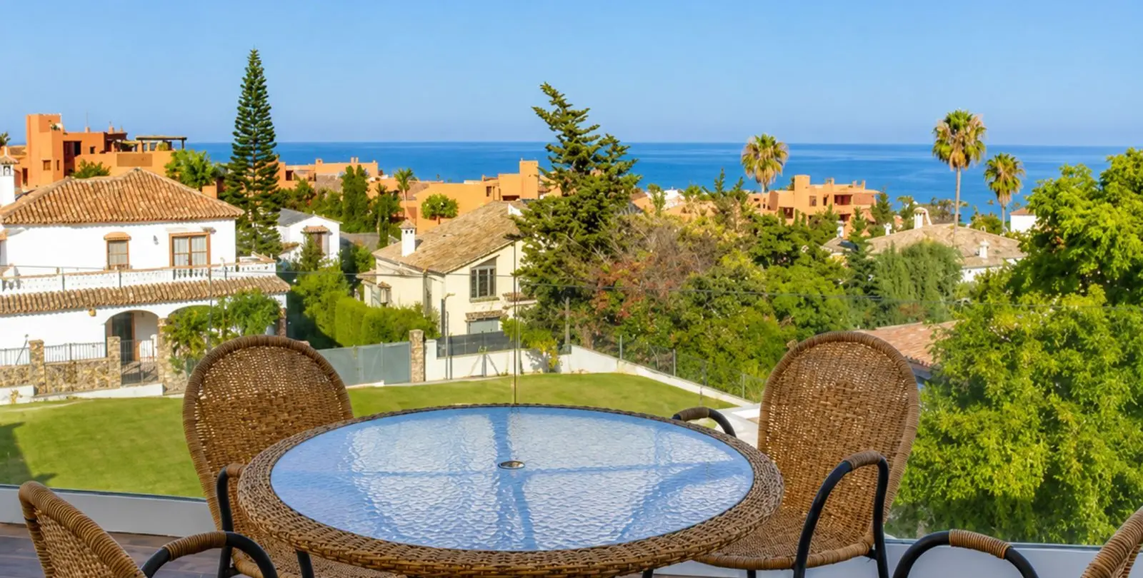 Продажа  отдельно стоящей виллы в Estepona 14