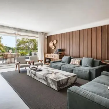Venta de apartamento en planta media en The Golden Mile