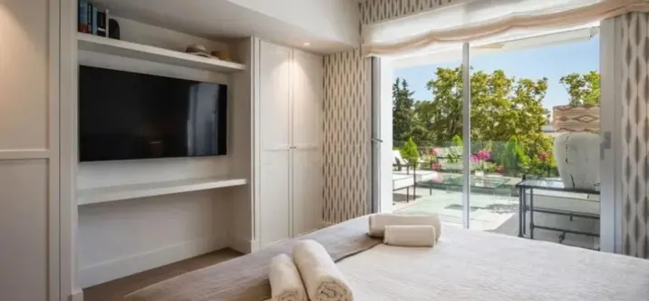 Venta de apartamento en planta media en The Golden Mile 4