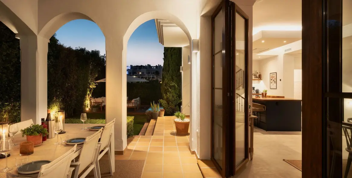 Venta de villa independiente en Selwo 31