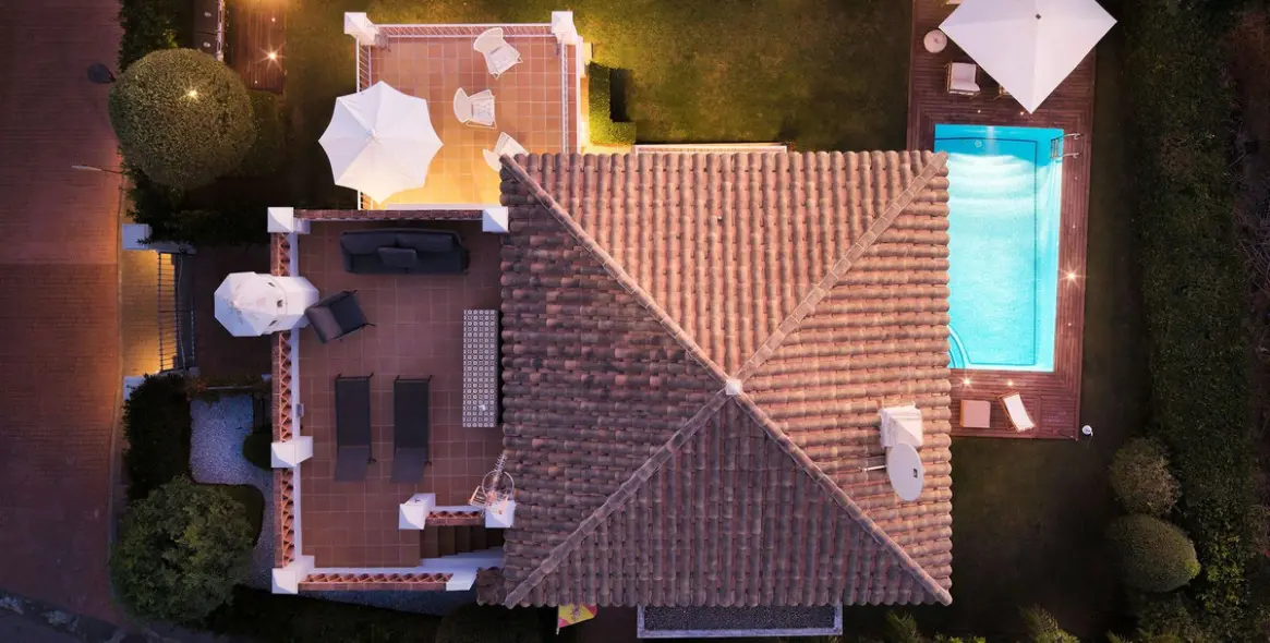 Venta de villa independiente en Selwo 47