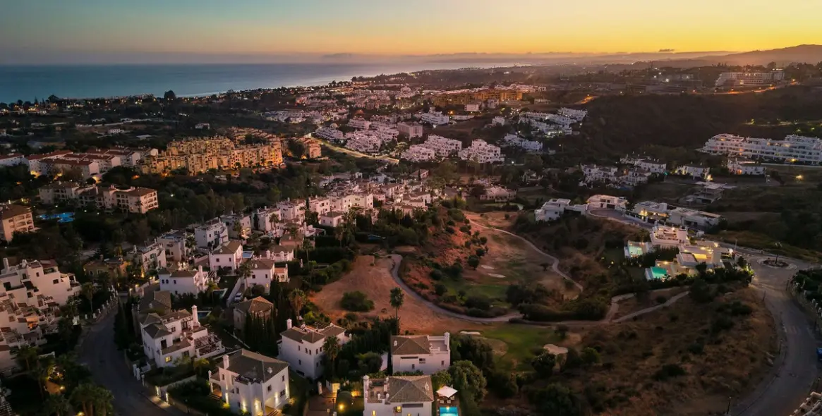 Venta de villa independiente en Selwo 50