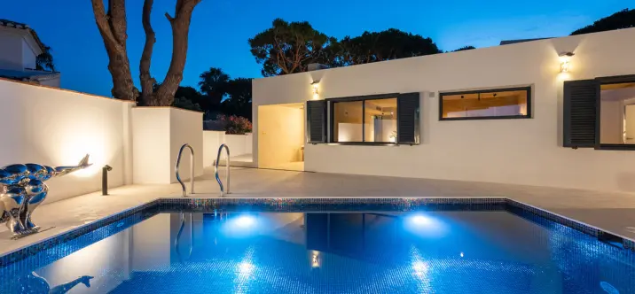 Venta de villa independiente en Calahonda 0